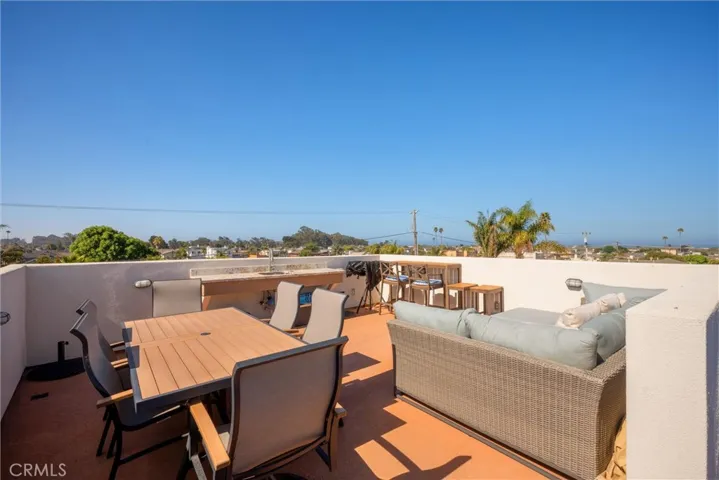 3rd level deck with loads of entertaining space and views, views, views!