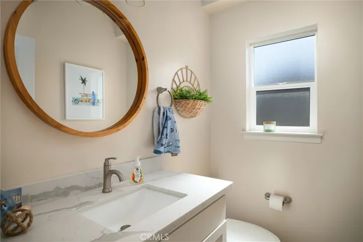 2nd level guest bath
