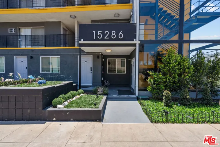 15286 Sutton Street 106, Sherman Oaks, California 91403
