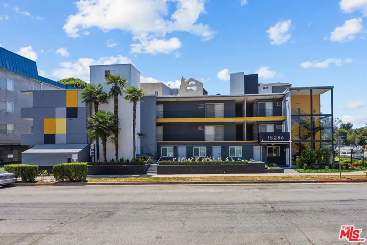 15286 Sutton Street 106, Sherman Oaks, California 91403