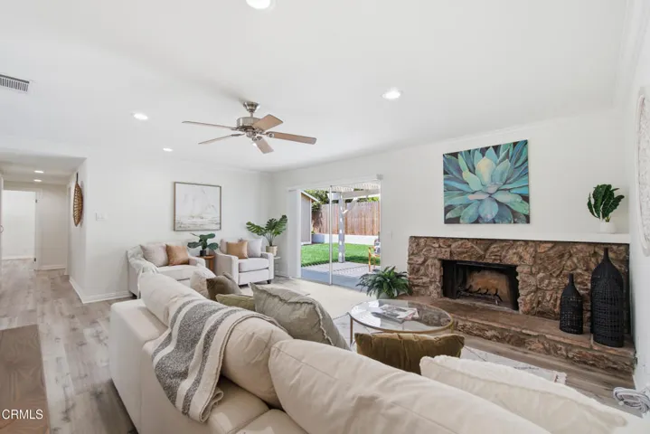 Living Room (1)