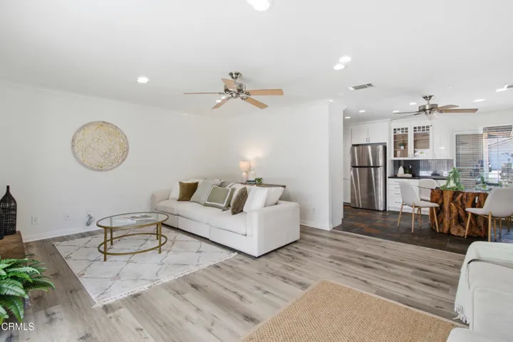 Living Room (4)