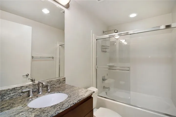 21301 Erwin Street 231, Woodland Hills, California 91367