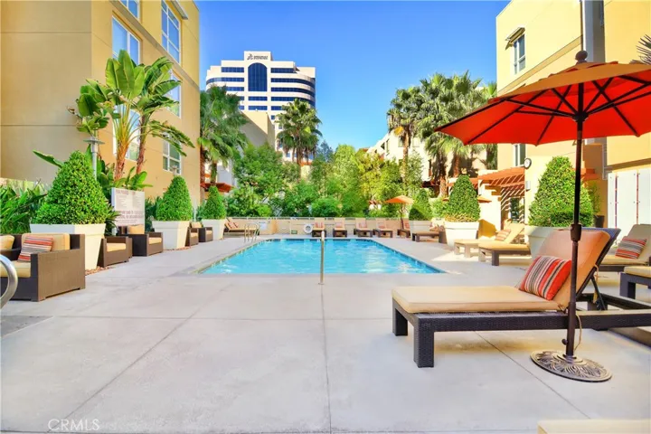 21301 Erwin Street 231, Woodland Hills, California 91367