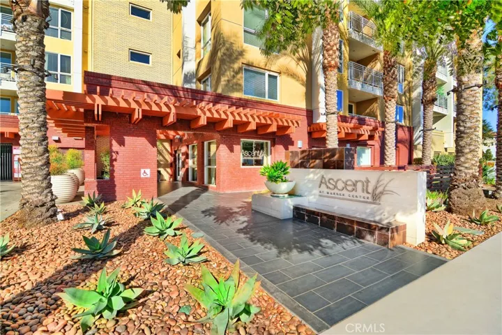 21301 Erwin Street 231, Woodland Hills, California 91367