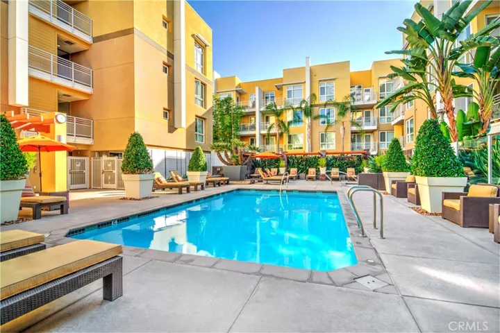 21301 Erwin Street 231, Woodland Hills, California 91367