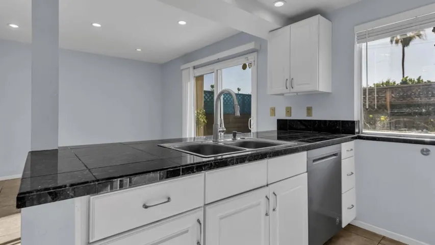 15-web-or-mls-Were Focused 2266 E Via Es