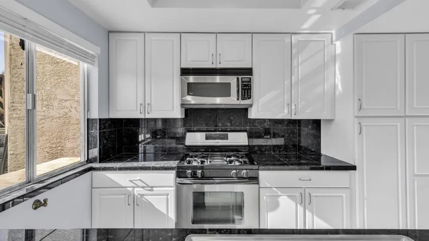 13-web-or-mls-Were Focused 2266 E Via Es