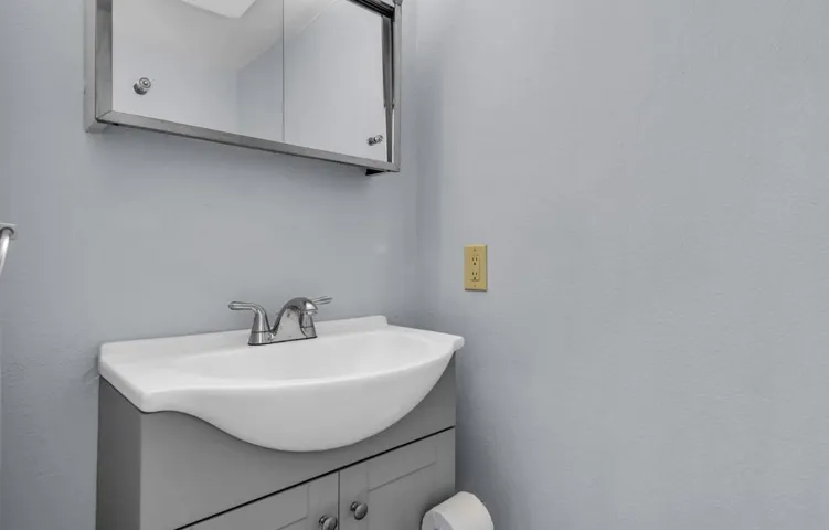 17-web-or-mls-Were Focused 2266 E Via Es