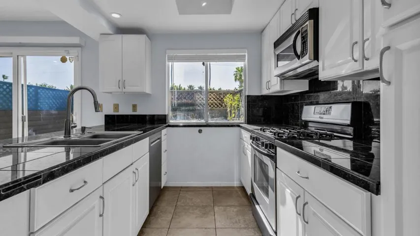 14-web-or-mls-Were Focused 2266 E Via Es