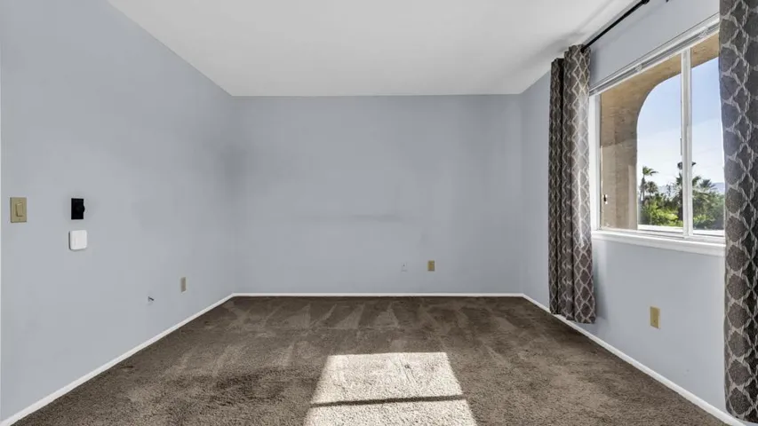 21-web-or-mls-Were Focused 2266 E Via Es