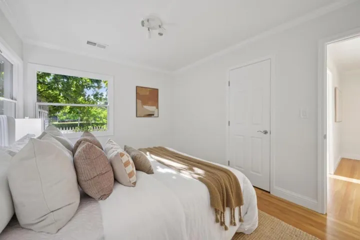1004 Del Norte Avenue, Menlo Park, California 94025