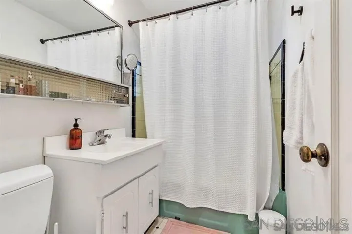 6465 Julie, San Diego, California 92115