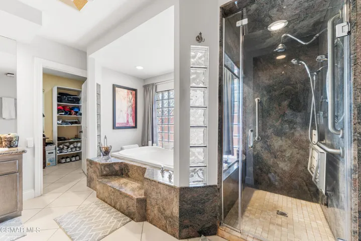 Separate Tub/Shower