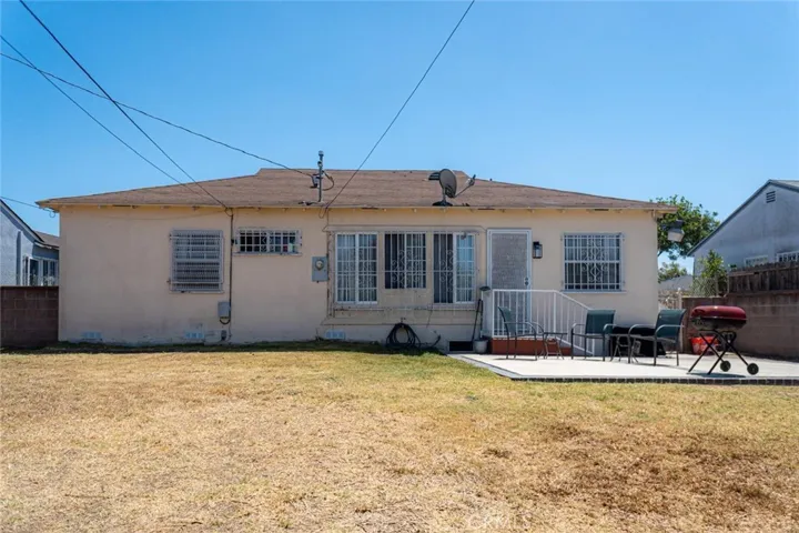 727 S Caswell, Compton, California 90220