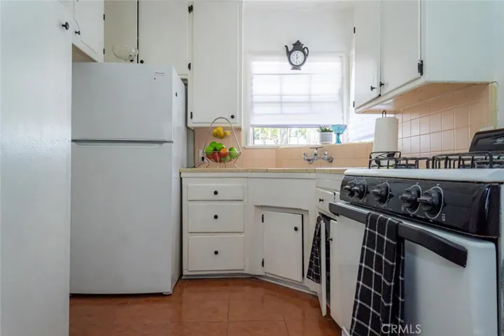727 S Caswell, Compton, California 90220