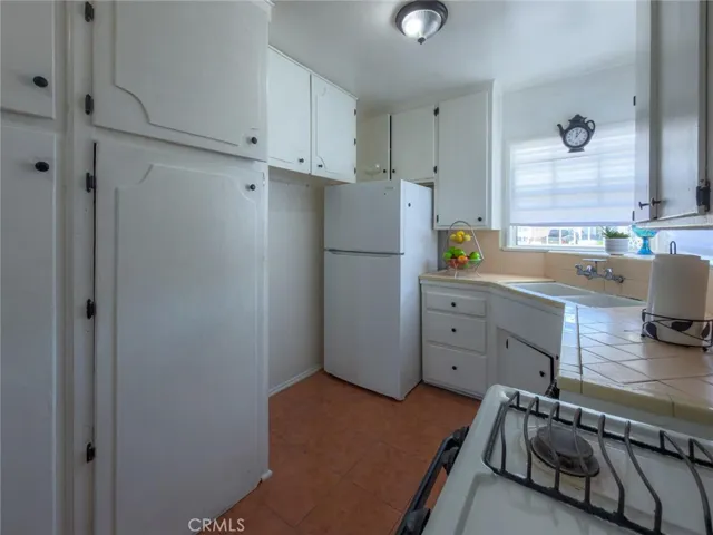 727 S Caswell, Compton, California 90220