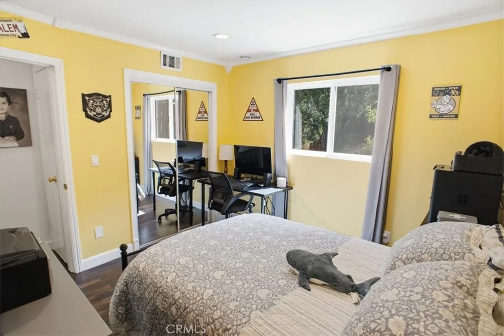 Upstairs guest room 2