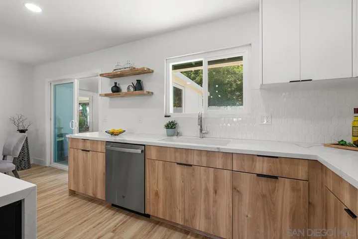 7066 Whipple Avenue, San Diego, California 92122