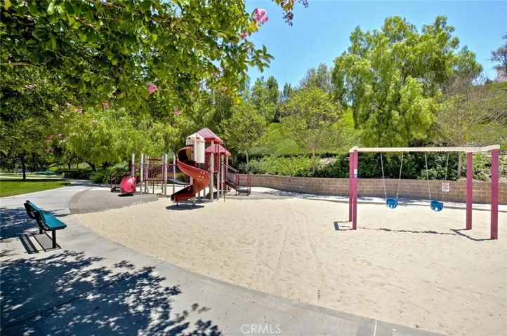 21691 Fairbrook 37, Mission Viejo, California 92692
