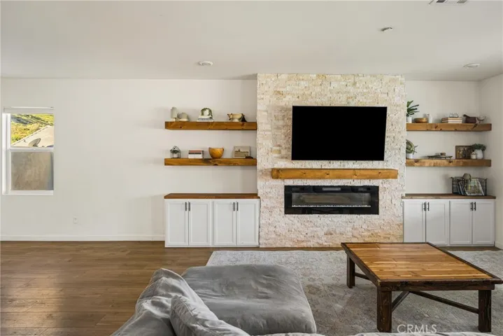 20996 Mountain Gate Drive, Riverside, California 92507