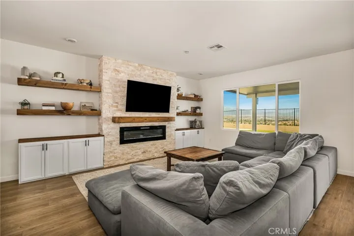 20996 Mountain Gate Drive, Riverside, California 92507