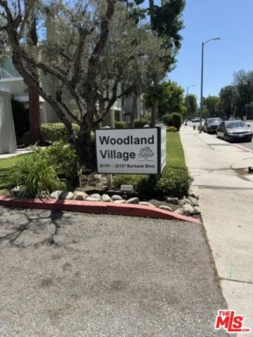 22123 Burbank Boulevard 2, Los Angeles, California 91367