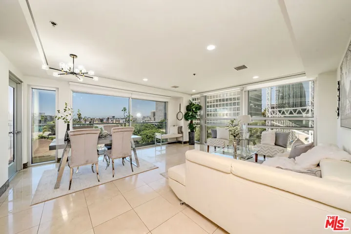 702 S Serrano Avenue 605, Los Angeles, California 90005