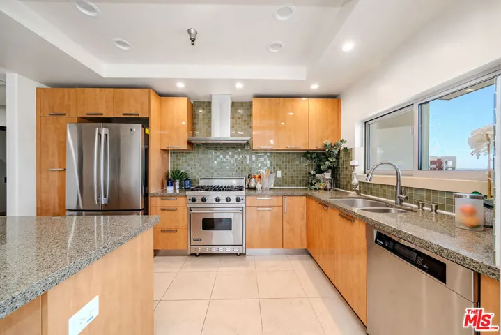 702 S Serrano Avenue 605, Los Angeles, California 90005