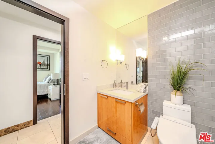 702 S Serrano Avenue 605, Los Angeles, California 90005
