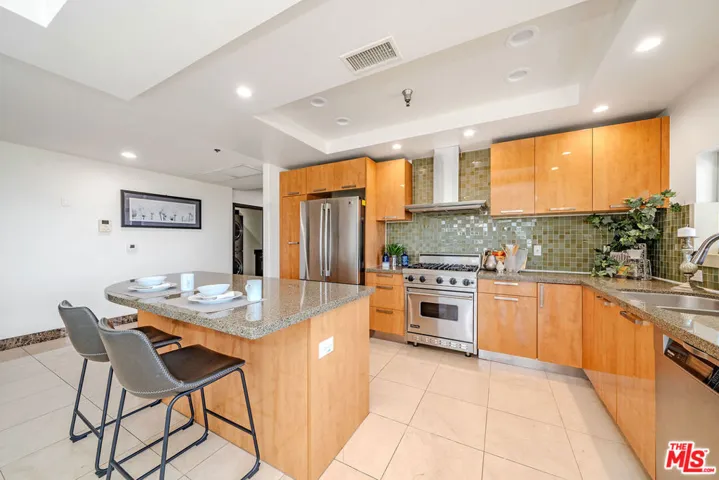 702 S Serrano Avenue 605, Los Angeles, California 90005