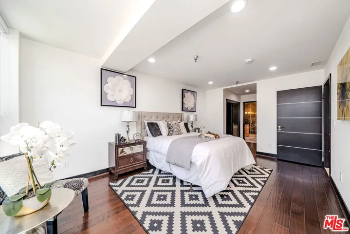 702 S Serrano Avenue 605, Los Angeles, California 90005