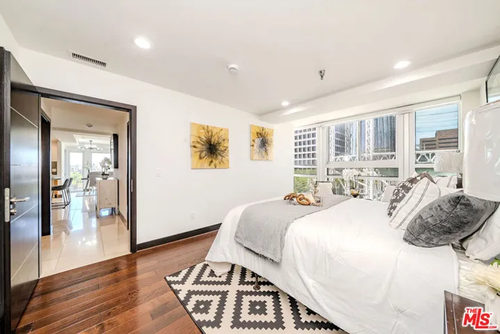 702 S Serrano Avenue 605, Los Angeles, California 90005