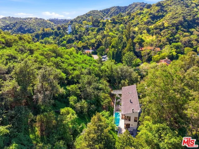 2350 Benedict Canyon Drive, Beverly Hills, California 90210