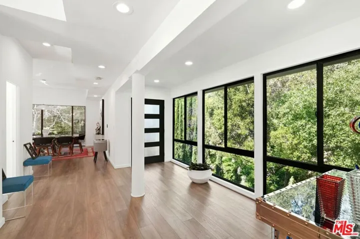 2350 Benedict Canyon Drive, Beverly Hills, California 90210