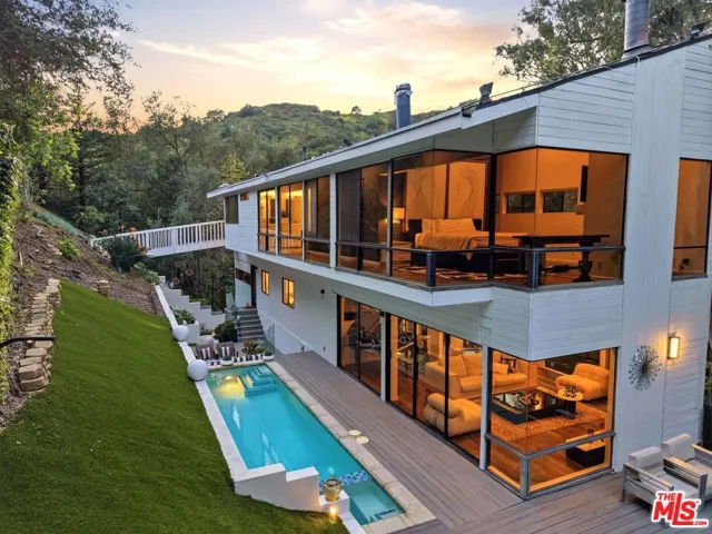2350 Benedict Canyon Drive, Beverly Hills, California 90210