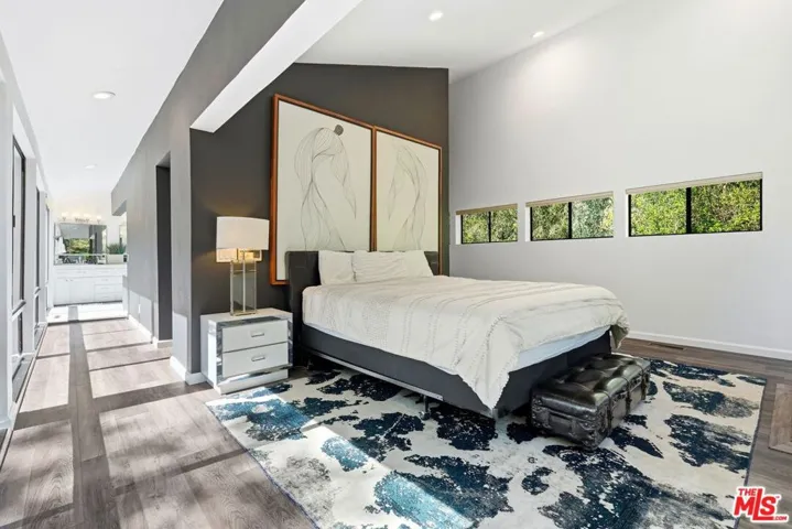 2350 Benedict Canyon Drive, Beverly Hills, California 90210