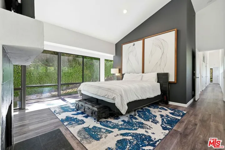 2350 Benedict Canyon Drive, Beverly Hills, California 90210