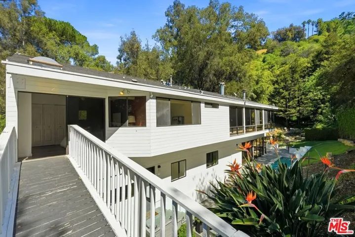 2350 Benedict Canyon Drive, Beverly Hills, California 90210