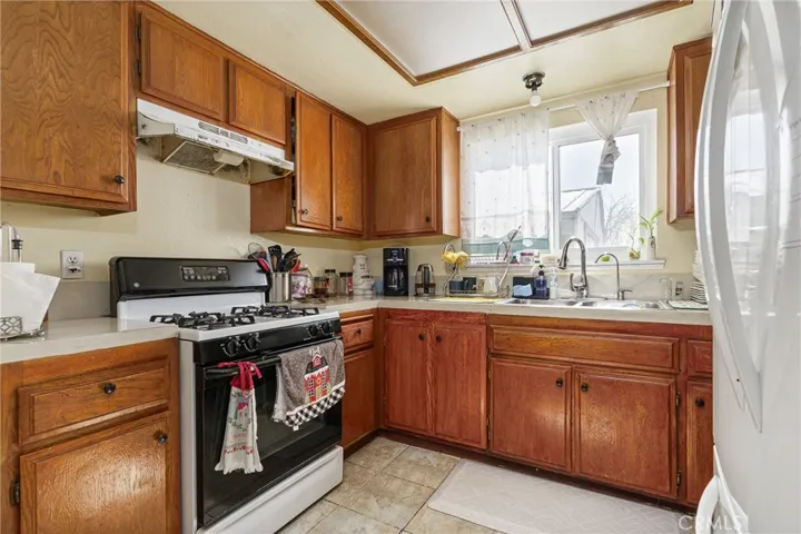 16171 Winterwood, Fontana, California 92335