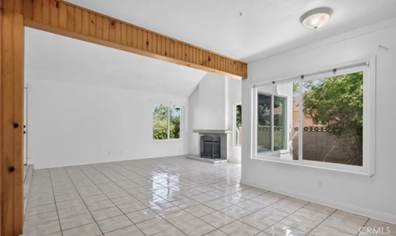 44520 Fenhold, Lancaster, California 93535