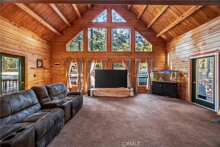6072 Guilford, Magalia, California 95954