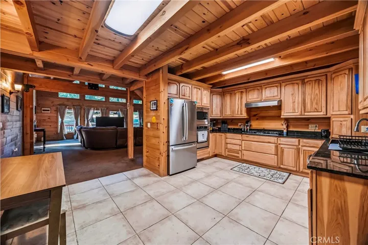 6072 Guilford, Magalia, California 95954