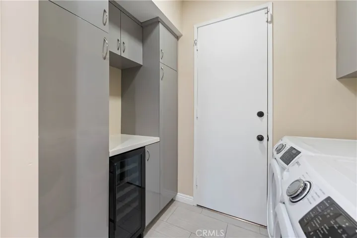 5340 Yarmouth Avenue 108, Los Angeles, California 91316
