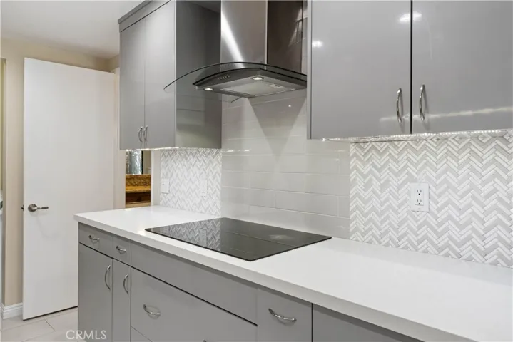 5340 Yarmouth Avenue 108, Los Angeles, California 91316