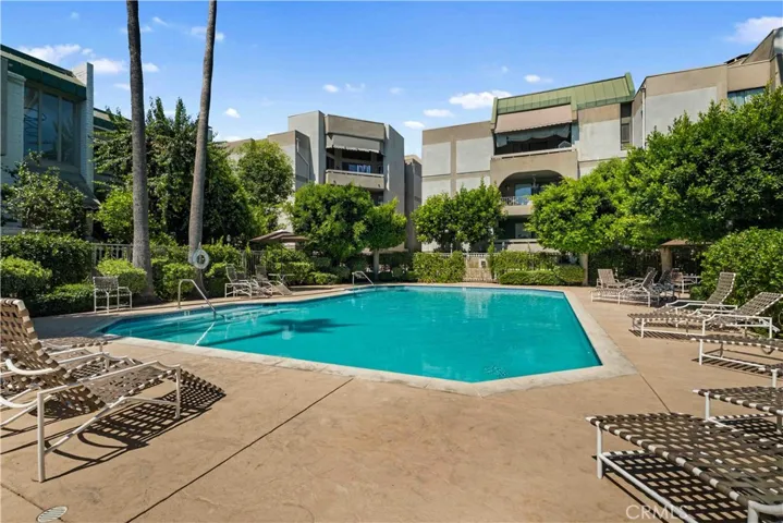 5340 Yarmouth Avenue 108, Los Angeles, California 91316