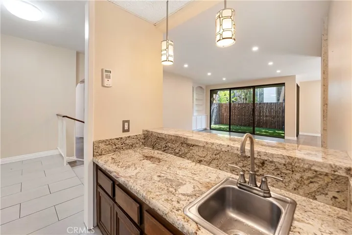5340 Yarmouth Avenue 108, Los Angeles, California 91316
