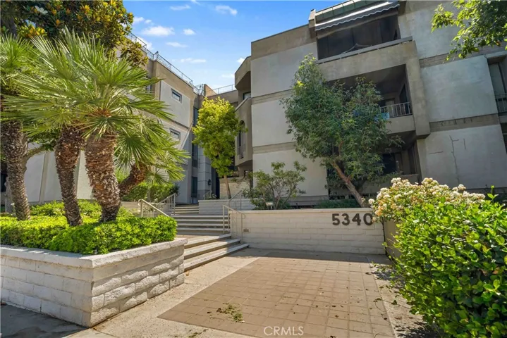 5340 Yarmouth Avenue 108, Los Angeles, California 91316