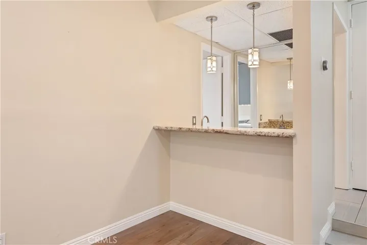 5340 Yarmouth Avenue 108, Los Angeles, California 91316