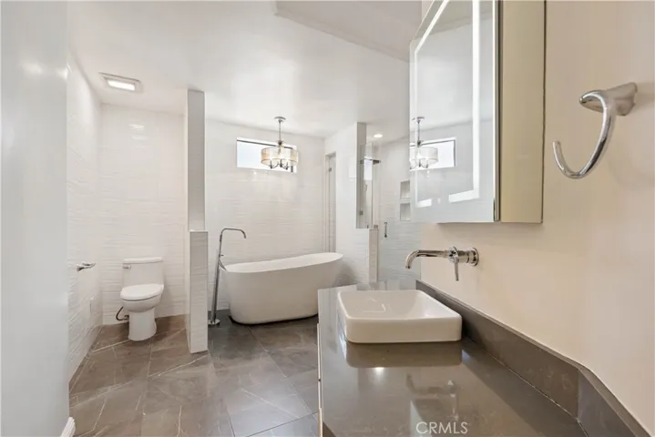 5340 Yarmouth Avenue 108, Los Angeles, California 91316